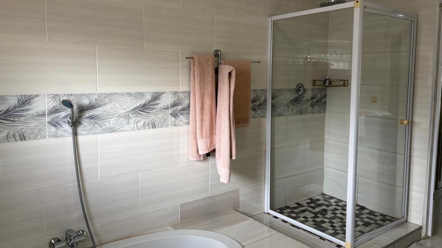 7 Bedroom Property for Sale in Mogwase Unit 4 North West